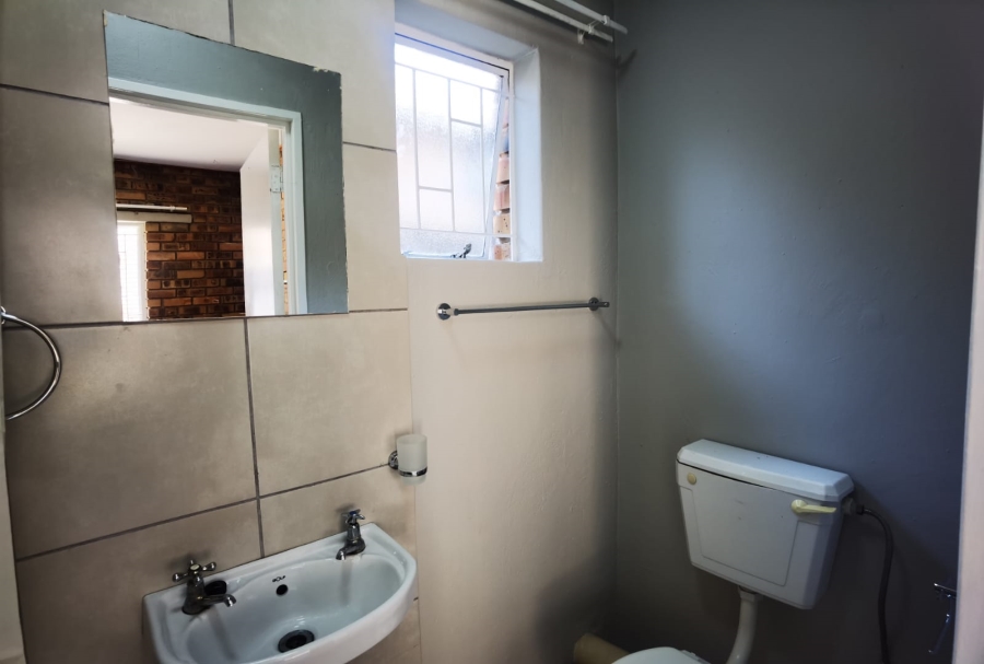 To Let 1 Bedroom Property for Rent in Die Bult North West